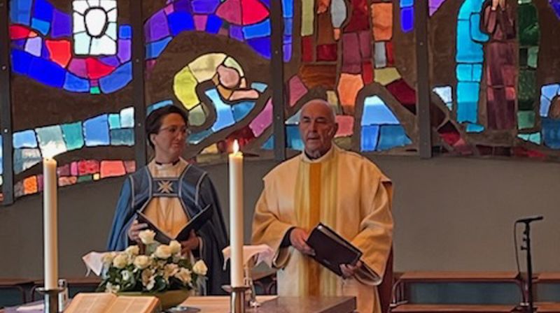 Biskop og sokneprest Anders i Moss under visitasgudstjenesten