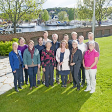 Mangfoldig folkekirke- nominasjonskomiteens kandidater i Borg, fra venstre: Sidsel Repstad, Anne-Kari Skardhammar, Ida Marie Nielsen, Espen Robsahm Kjørven, Håkon Andersen, Marit Torp, Erling Birkedal, Kirsti Frøshaug, Matthew Phillip Monger, Bjørn Solberg, Anne Enger, Knut Arlid Nupen, Anne Brun Andersen, Håhon A. Løe