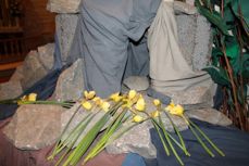 Denne graven er en del av en installasjon laget til festgudstjeneste i Eidsvoll kirke 10.april 2014