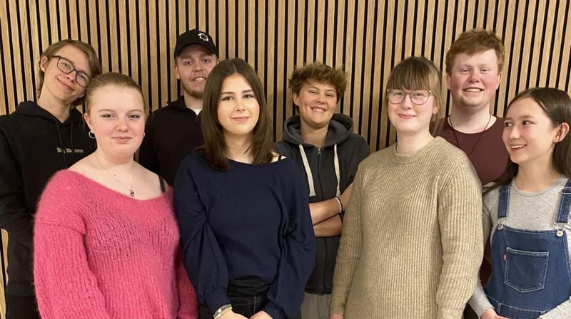 Bak f.v.: Sigurd Thomassen (Øvre Rælingen), Tobias Holt Brodersen (Sørum), Ethan Vatvedt (Idd), Olav Solberg Mossige (Rælingen) Foran f.v.: Milja Brun (Rælingen), Sanna Løland (Øvre Rælingen), Tiril Solberg Mossige (Rælingen) og Aurora Strand Botnermyr (Rygge og Ekholt)