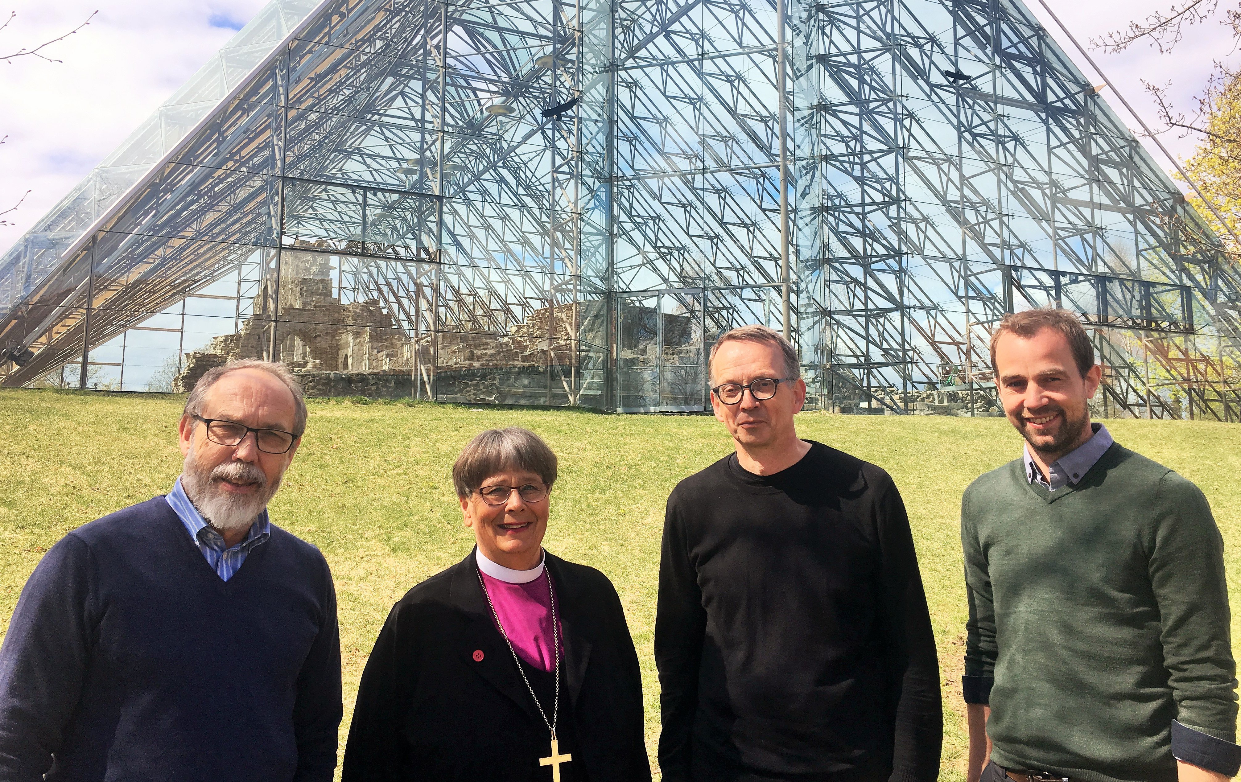 Avd.dir. i Anno Museum, Magne Rugsveen,biskop Solveig Fiske, professor Anders Aschim fra Høgskolen i Innlandet og seksjonsleder Magnus Sempler Holte fra Anno Museum presenterer et mangfoldig program i reformasjonsmarkeringen. Foto: Lars Erlend Kielland