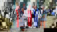 Søndag ble det holdt gudstjeneste i Elgå kirke ved biskop Solveig Fiske, sameprest Einar Bondevik og sokneprest i Engerdal Svein Olav Angard Hovde.