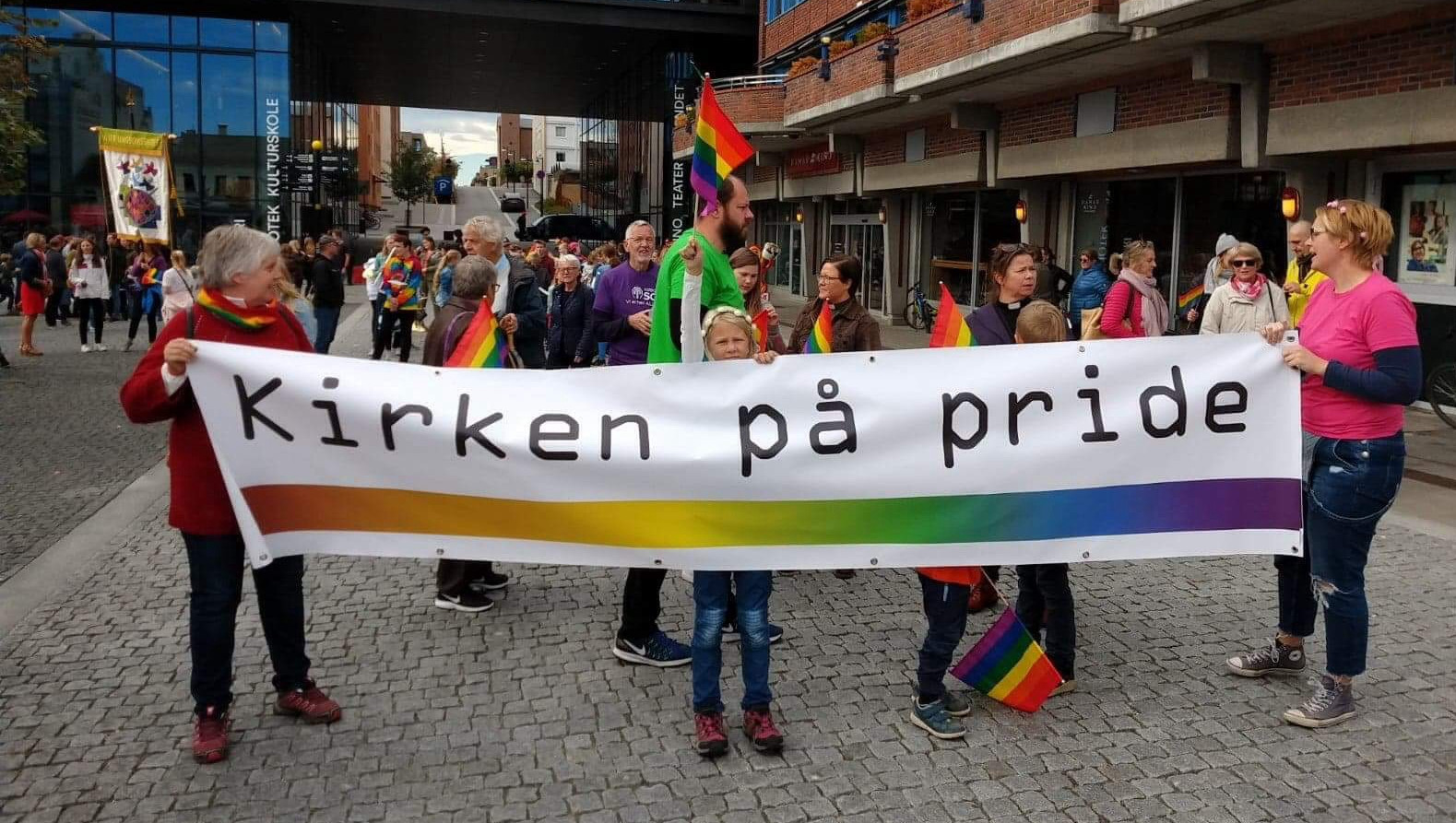 Kirken var representert, både i paraden og med egen stand. Foto: Per Erik Engdal