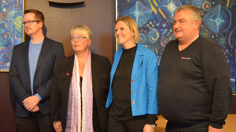 Fra venstre: kirkefagsjef Jan Christian Kielland, biskop Solveig Fiske, nesteleder i FRP Sylvi Listhaug og helt til høyre, Geir Fauchald fra Oppland FRP.