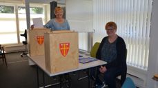 Valgmedarbeiderne i Hamar og Vang viser hvordan det foregår.