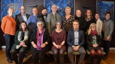 Her er hele rådet med varamedlemmer. Bak fv: Ingrun Jule (vara) Trond Enemo (vara), Gunnstein Endal, Thomas Tinglum, Trond Rønning, Lisbeth Sydbøge, Finn Ragnvald Huseby, Ingebjørg Vik Laugaland (vara), Marta Bjørnøy Lalim (vara), Kari Espås Drogseth (vara). Foran fv: Iselin Vistekleiven, biskop Solveig Fiske, Gunhild Tomter Alstad, stiftsdirektør Freddy Knutsen, Inger Kragh Nyhus. Foto: Halvard Bjørkås