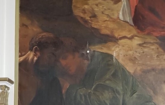 Altertavla i Åsmarka kirke, har kulehull etter trefningene i april 1940. Foto: Anniken Urianstad.