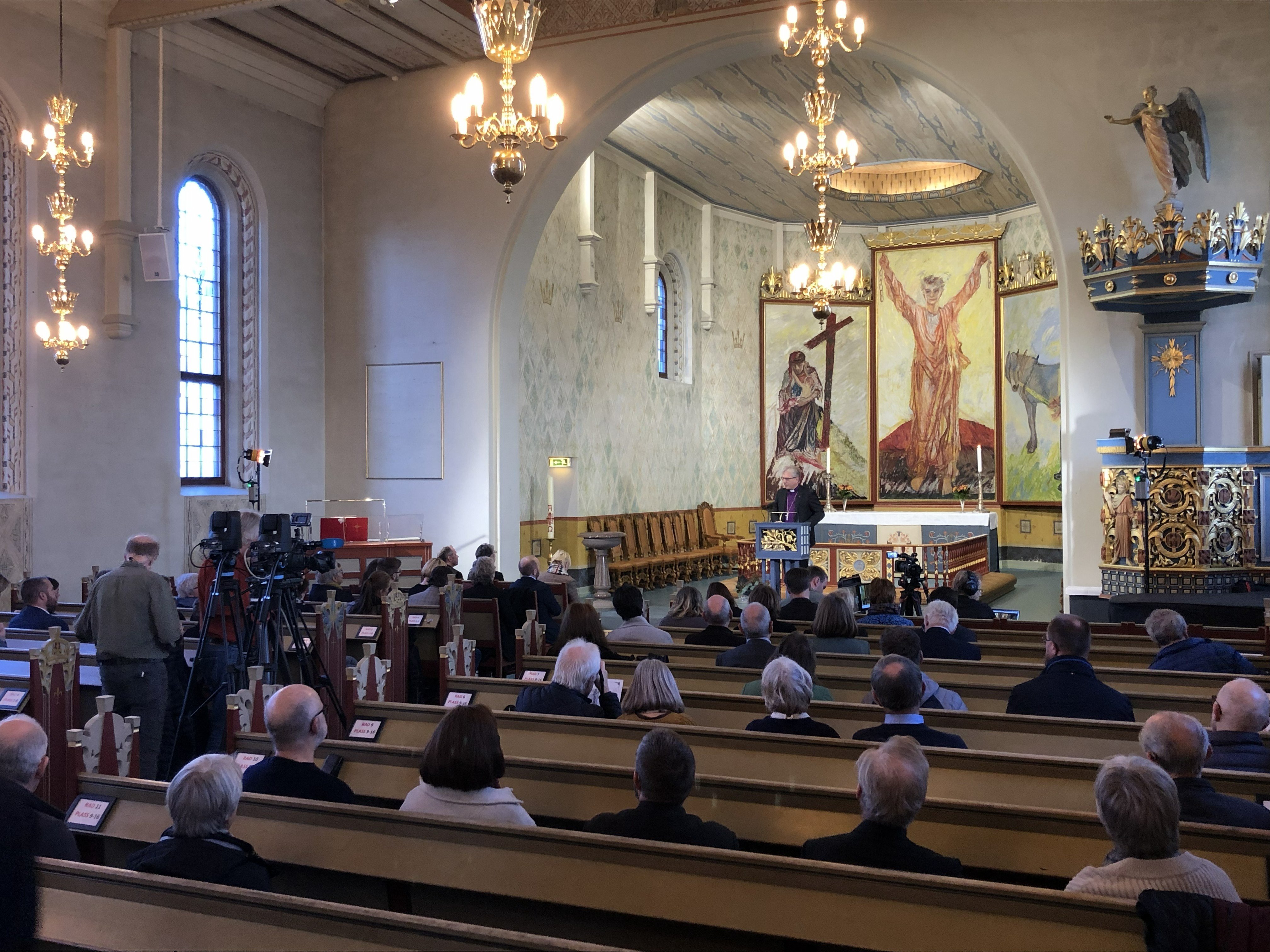 Hamar domkirke er Nordens minste i et folkekirke-bispedømme der mer enn 7 av 10 er medlemmer av DnK. Foto: Hamar bispedømmeråd