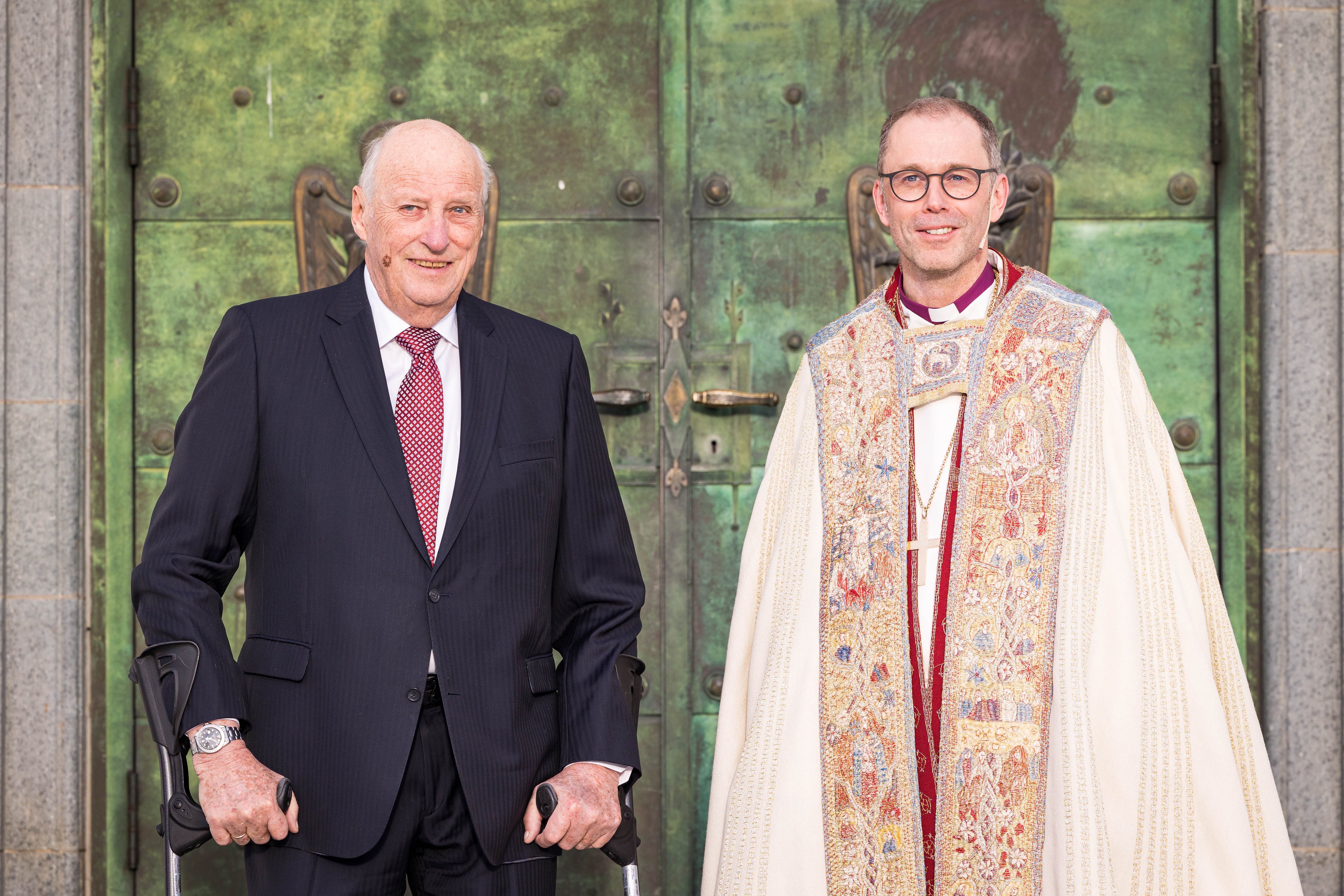 H.M. Kong Harald deltok under vigslingen av Ole Kristian Bonden til ny biskop i HamarFoto Alf Simensen NTB.png