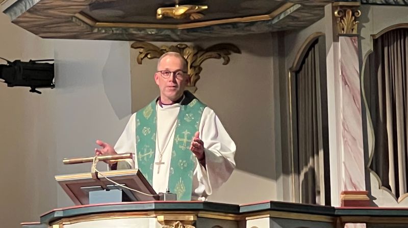 Biskop Ole Kristian Bonden snakket om kjærlighet og forsoning i sin preken til Kirkemøtet under åpningsgudstjenesten i Vår Frue kirke 4. august 2023. Foto: Hamar bispedømmeråd