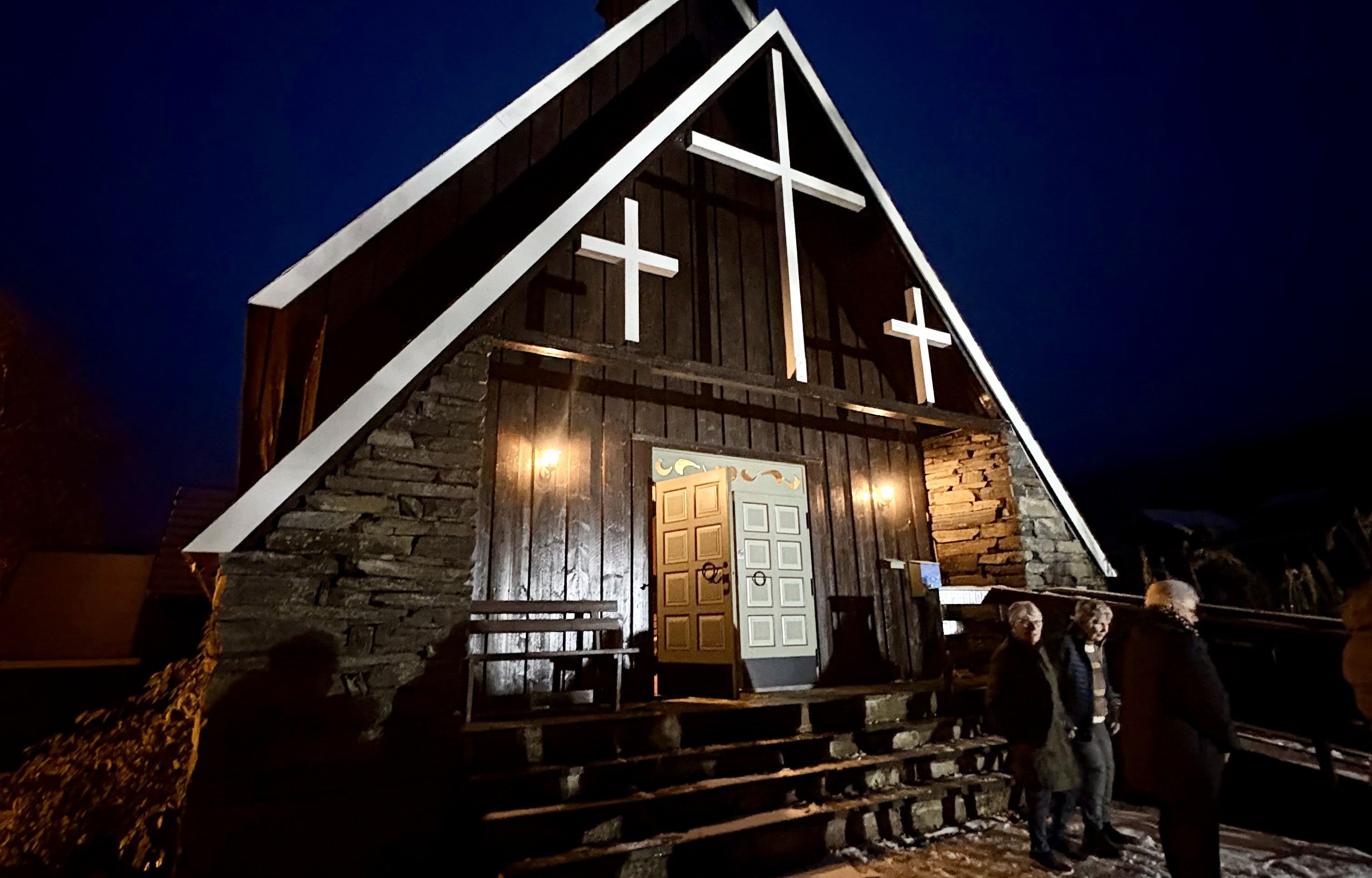 I Øyjar kapell var det folkemusikk-kveld ein av visitasdagane. Foto: Inger Johanne Østby