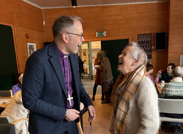 De gode menneskemøtene er felles for alle visitaser for biskop Ole Kristian Bonden. Foto: Beate Husa