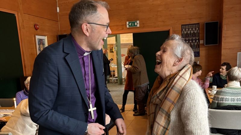 De gode menneskemøtene er felles for alle visitaser for biskop Ole Kristian Bonden. Foto: Beate Husa