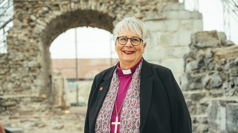 Biskop Solveig helsar god pinse. Foto: Joakim Mangen