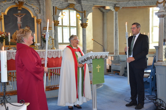 Kåpen fra 1996 ble brukt som reisebispekåpe. Her under gudstjeneste i Sør-Fron kirke 2021 med daværende biskop Solveig Fiske. Foto: Hamar bispedømmeråd.