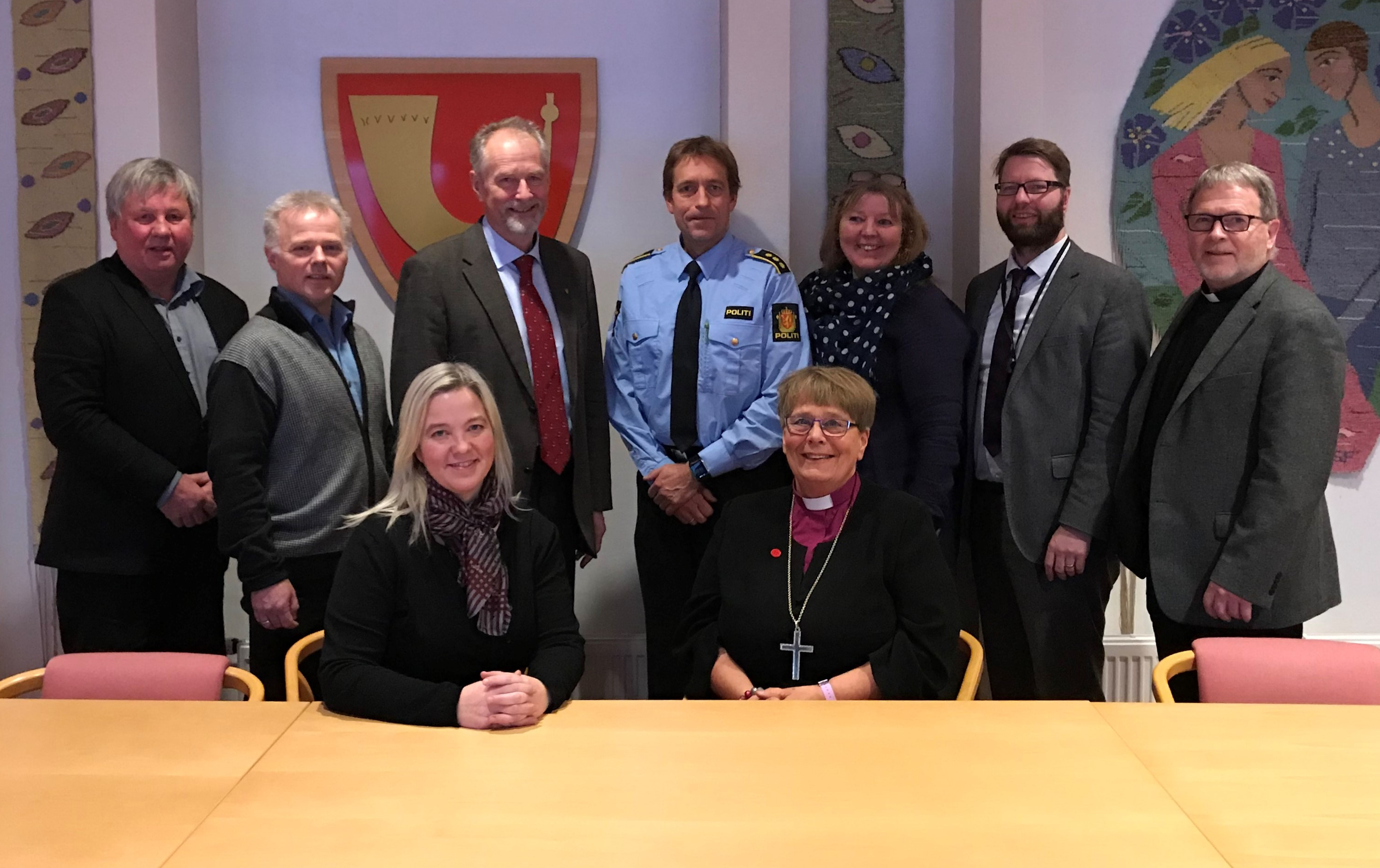 Fra biskopens møte med kommunens ledelse under visitas i Løten