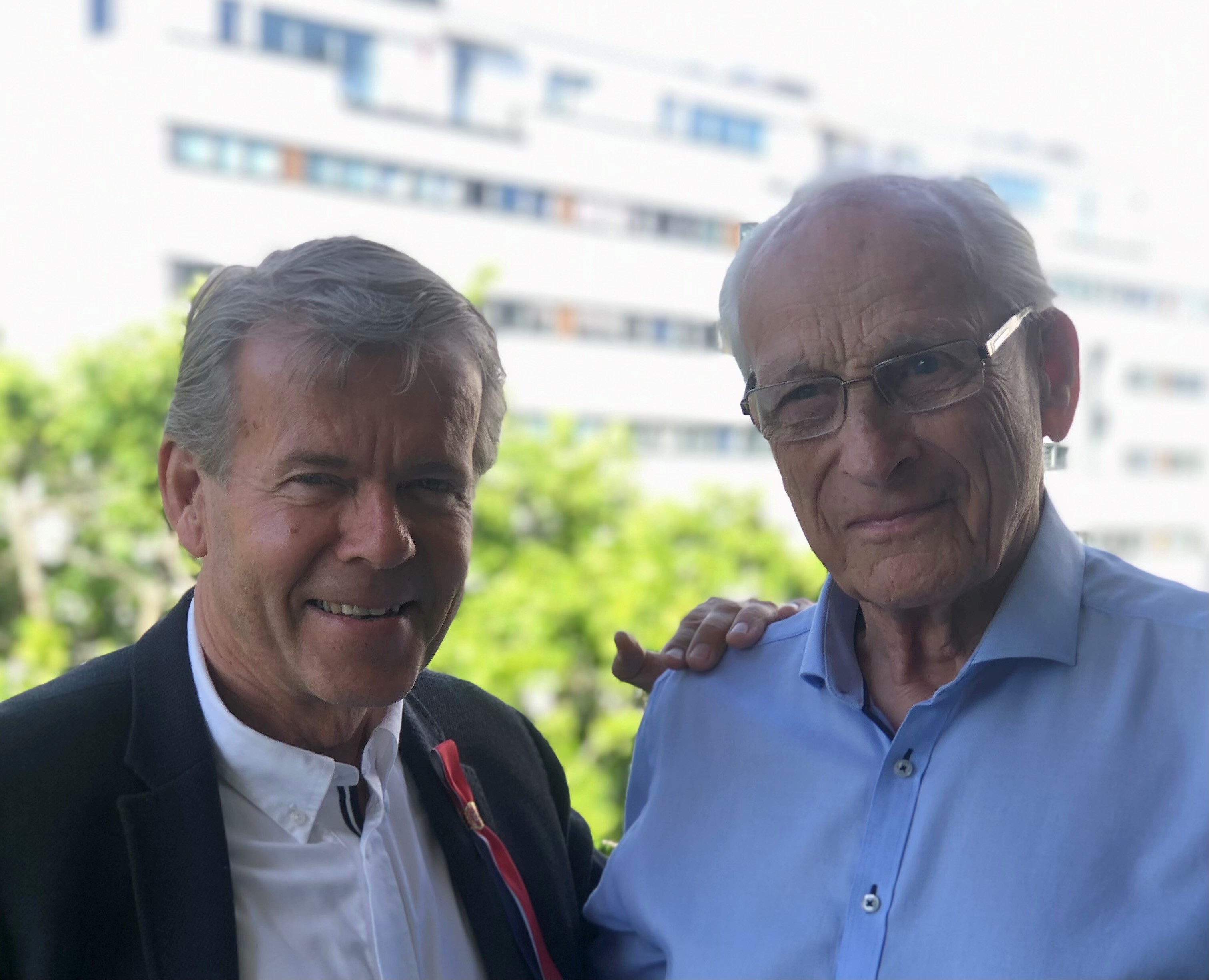 Her er tidligere biskop Per Arne Dahl sammen med Georg Hille. Foto: Privat