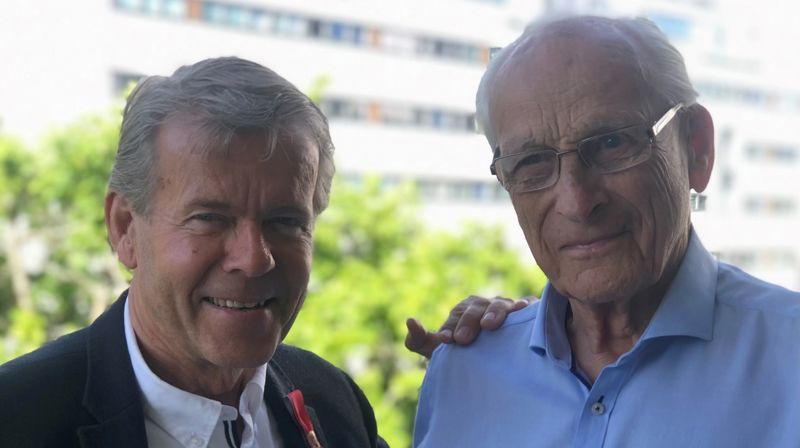 Her er tidligere biskop Per Arne Dahl sammen med Georg Hille. Foto: Privat