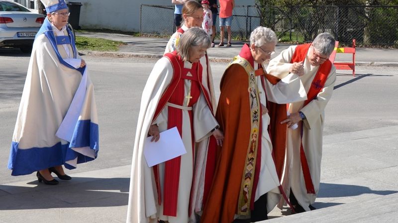 Siste gang bispekåpen var i bruk, var under jubileumsfeiringen for biskop em. Rosemarie Köhn 25 år som biskop i 2018. Foto: Hamar bispedømmeråd