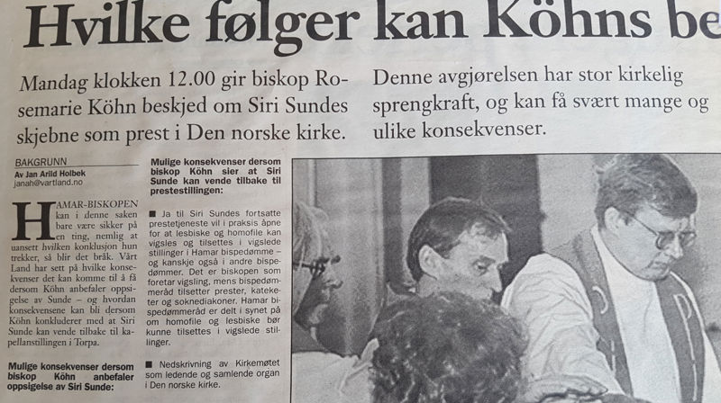 Biskopens beslutning skapte et lite jordskjelv i Den norske kirke, sier artikkelforfatteren. Og mediainteressen var stor. Her fra Vårt Land 30. januar 1999.