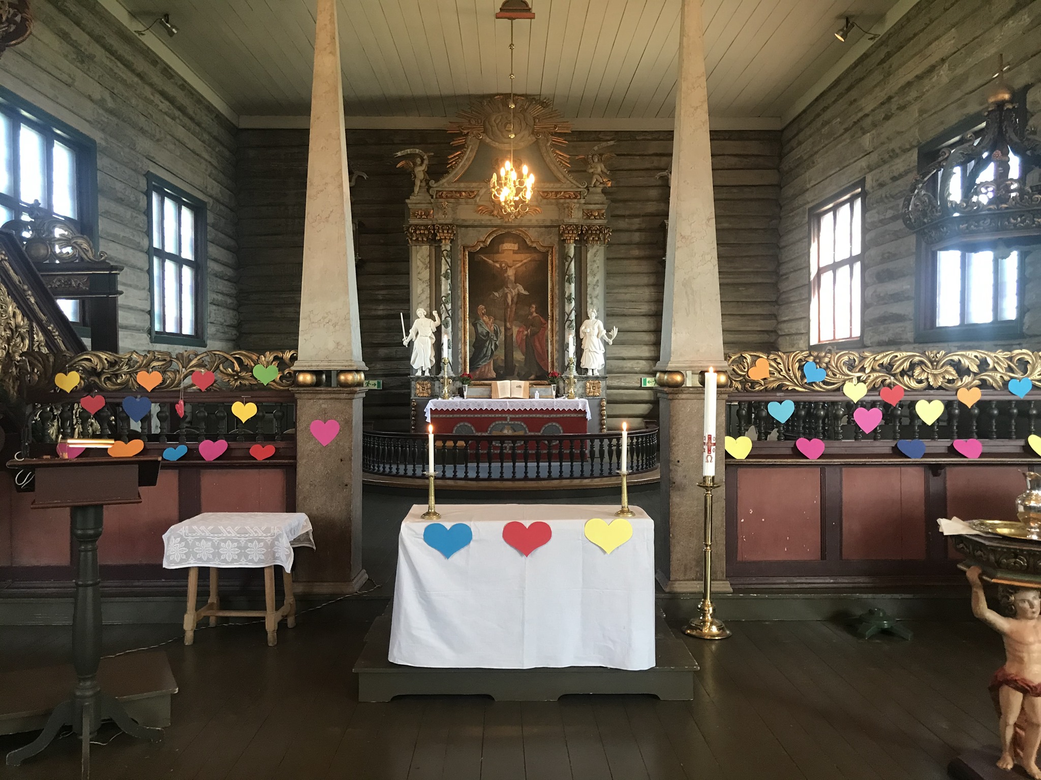 Prostiet jobber aktivt for å utvikle folkekirka. Alteret i Elverum kirke. Foto: Geir Wiknes