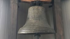 Kirkeklokkene i Åsnes varsler at vi må være oppmerksomme. Foto: Britt Agnethe Enemo