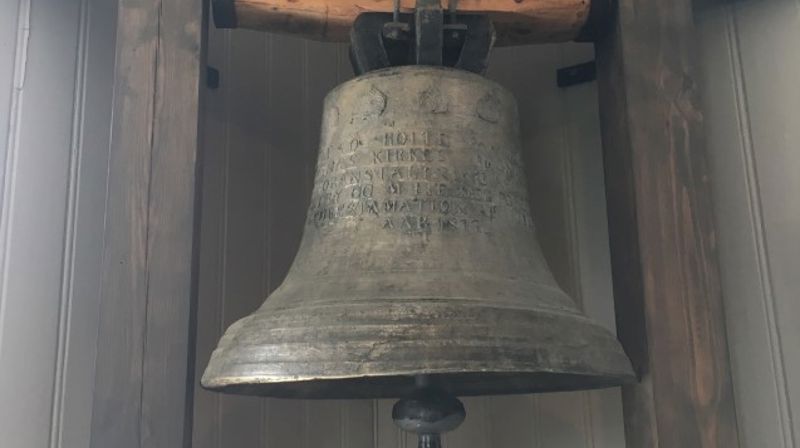 Kirkeklokkene i Åsnes varsler at vi må være oppmerksomme. Foto: Britt Agnethe Enemo