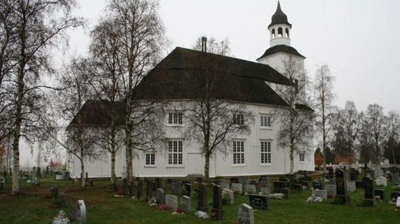 Tynset kirke er bygget i tre og ble oppført i 1795. Kirken har åttekantplan. Kirken har vernestatus automatisk listeført.