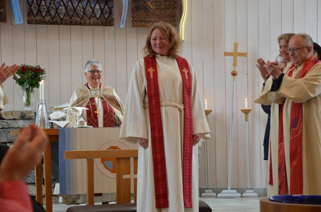 Berit Kristin Klevmoen ordineres til prest i Den norske kirke. Foto: Hamar bispedømmeråd 2018
