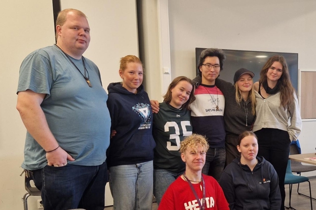 Ungdomsrådet i Hamar bispedømme for 2025 - 2026. Stående fv.: Jan Armand Hagelund (KFUK/M), Ingeborg Ruen Nymoen (Hamar), Karina Chutko Edvardsen (Lillehammer), Markus Rognlien (Eina), Maria Børresen (Gran) og Ada Celine Nybråten (Raufoss). Foran fv.: Nicholas Carlsen (Lunner) og Tonje Espeland (Brumunddal). Foto: Hamar bispedømme