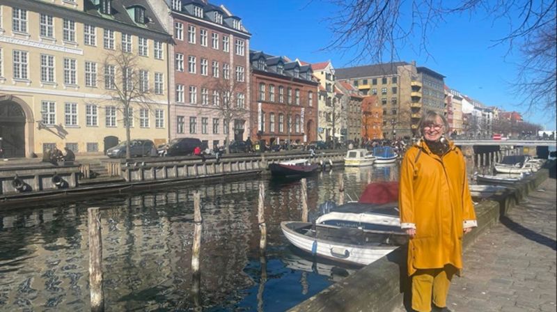 Kristin Strand i Christianshavn i København der ho er utdanna og bur i dag. Foto: Privat