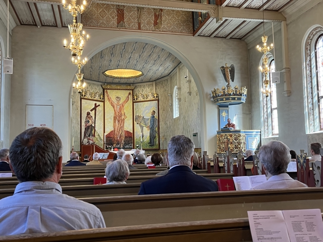 Morten Erik Stensberg snakket om å få pusten tilbake i sin preken 1. pinsedag i Hamar domkirke. Foto: Hamar bispedømmeråd