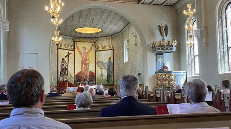 Morten Erik Stensberg snakket om å få pusten tilbake i sin preken 1. pinsedag i Hamar domkirke. Foto: Hamar bispedømmeråd