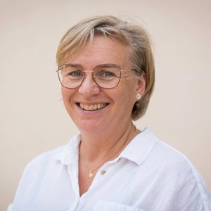 Anita Dalehavn (61) kommer tilbake til Hamar bispedømme etter sju år i Sjømannskirken i Torrevieja. Foto: Morten Sæle / Sjømannskirka