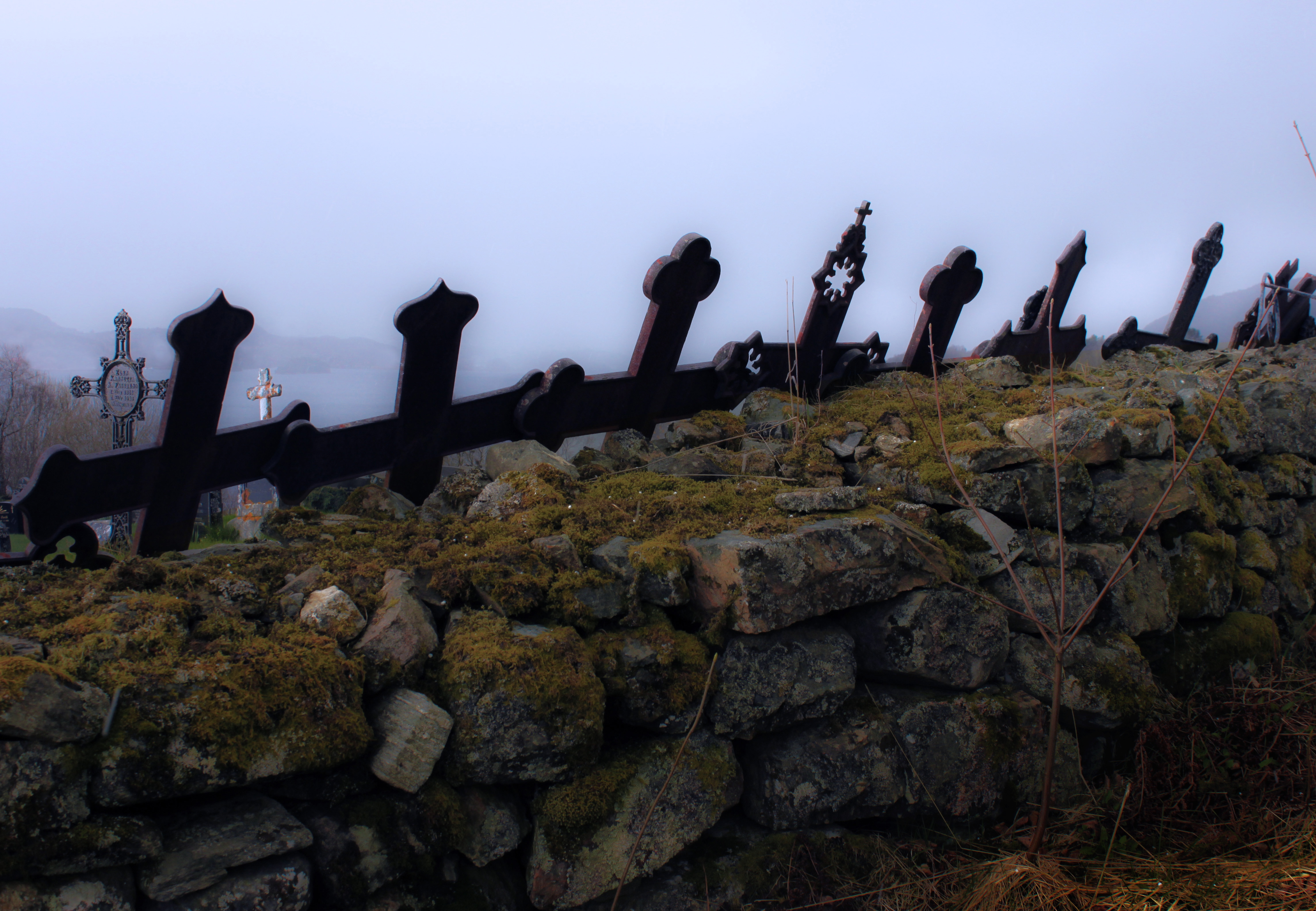 GRAVPLASS: Bispedømerådet gir tillatelse til anlegg, utviding, nedlegging eller anna vesentleg endring av gravplass og bygningar på gravplass. Foto: Svein Magne Harnes ©  