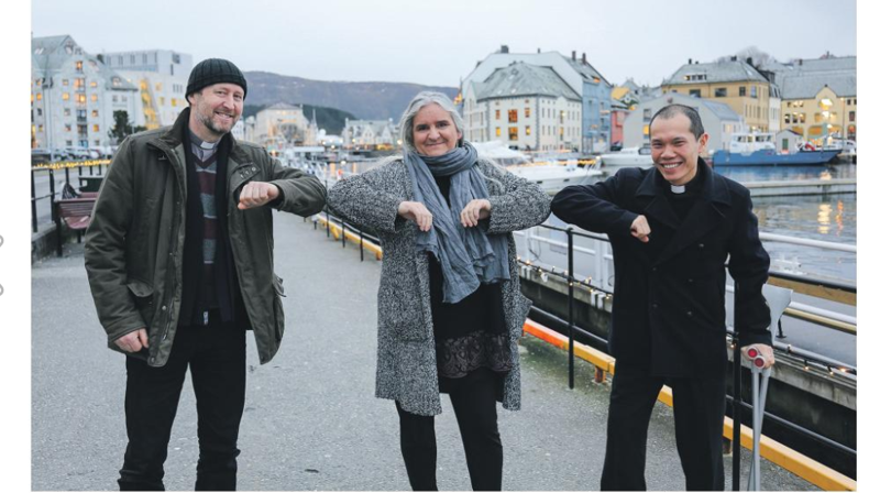 Frå venstre: Geir Sakseid, Møre bispedøme; Inger Slinning, Human-etisk forbund; Khiem Nguyen, Den katolske kyrkja. Foto: Andreas G. Hesselberg/Nytt i Uka