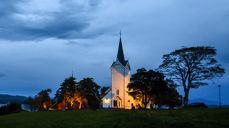 Kvernes gamle Kirkested. Foto: Svein Magne Harnes