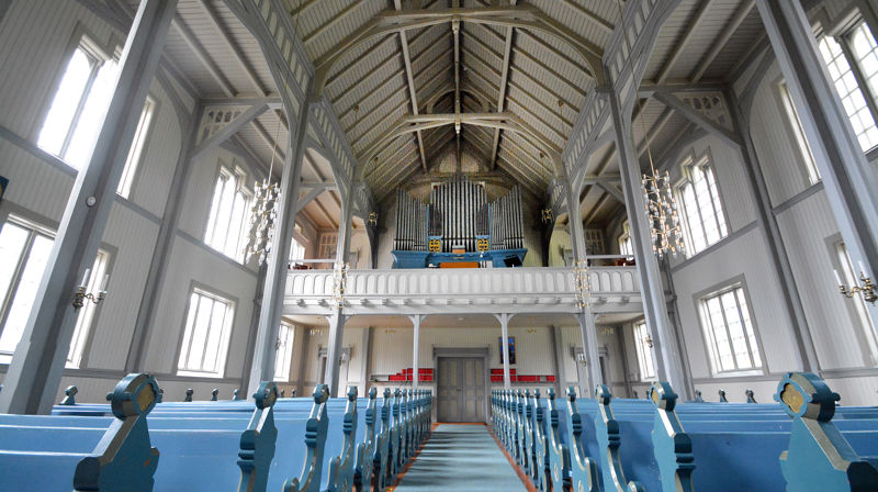 Fra søndag 10.mai vil det være mulig å feire gudstjeneste i kirkene igjen, skriver Den norske kirke i en pressemelding. En ny smittevernveileder gir anvisninger for åpningen..