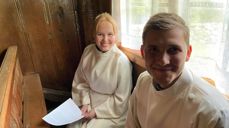 Leif Peder Oma som vikarprest i Rødven stavkirke.