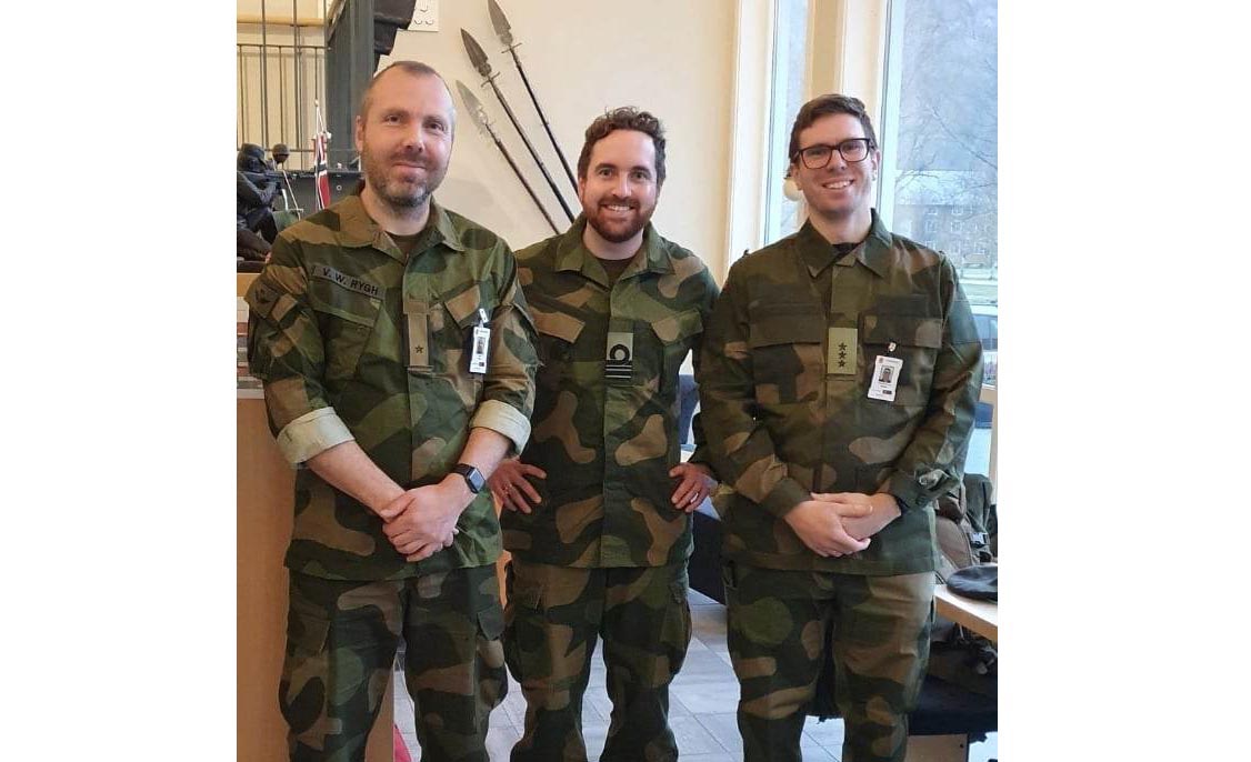 Feltprestene i Møre. Fra venstre: major Vidar Wilhelmsen Rygh, distriktsprest og kapteinløytnant Joachim Haaland og kaptein Johnny Leikvoll Drabløs. Foto: Privat 