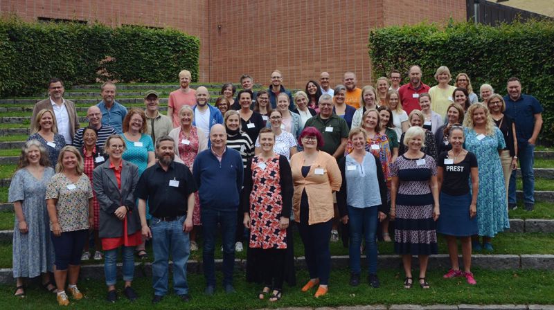 Studentar samla til det nye prestestudiet ved MF vitenskapelige høyskole. Bilete: Ragnhild Aadland Høen/MF.