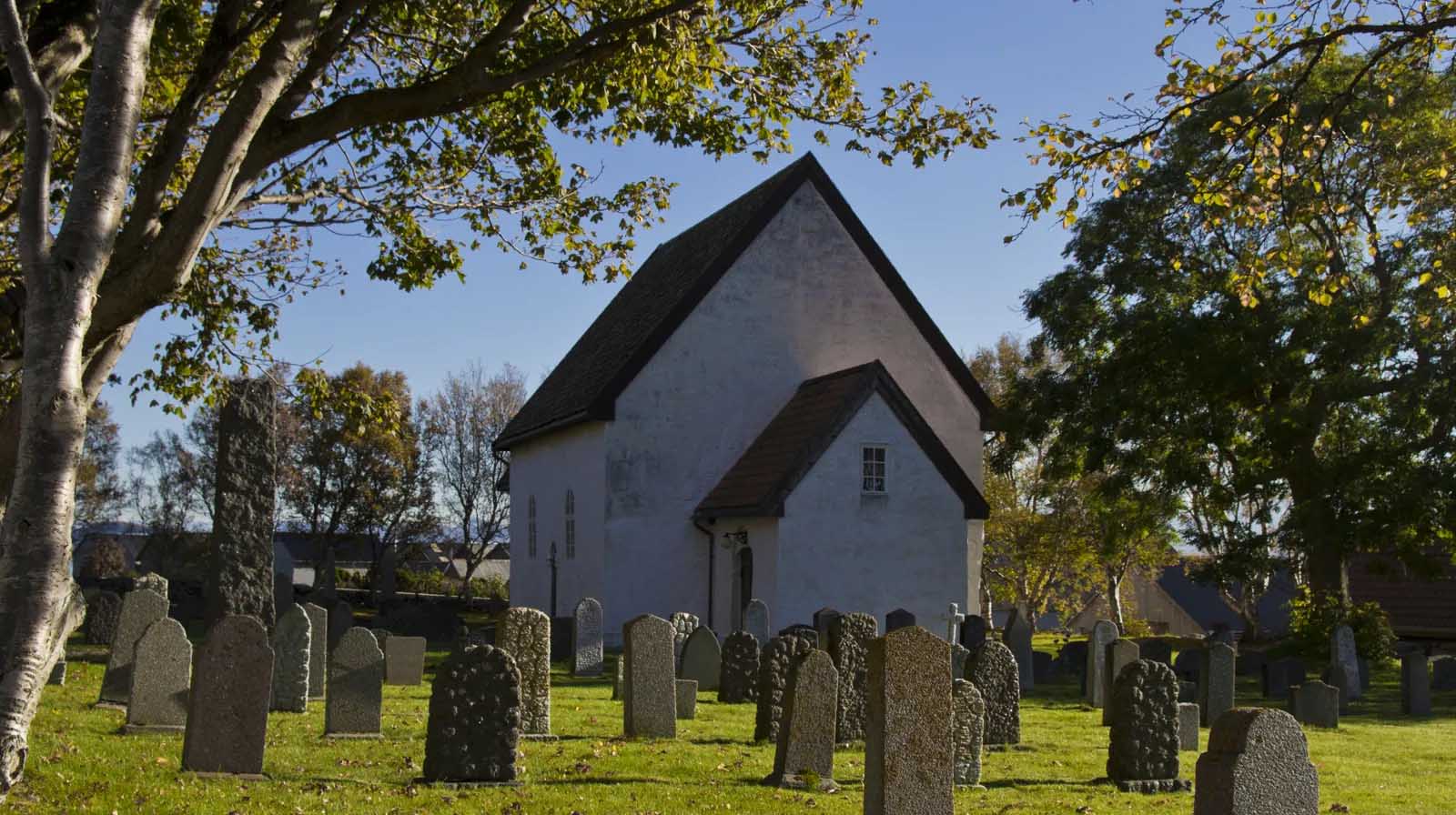 Giske kyrkje. Bilete: Giske kyrkjelege fellesråd
