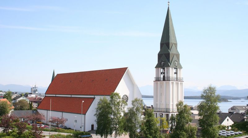 Arkivbilete av domkyrkja i Molde. Bilete: Molde domkirke 