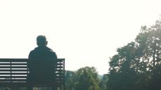 Kirkens SOS Møre og Romsdal møter hver dag mennesker som står i ulike livskriser. Tjenesten handler i første rekke om å lindre gjennom samtalen, om å være tilstede og å være et medmenneske og en medvandrer.