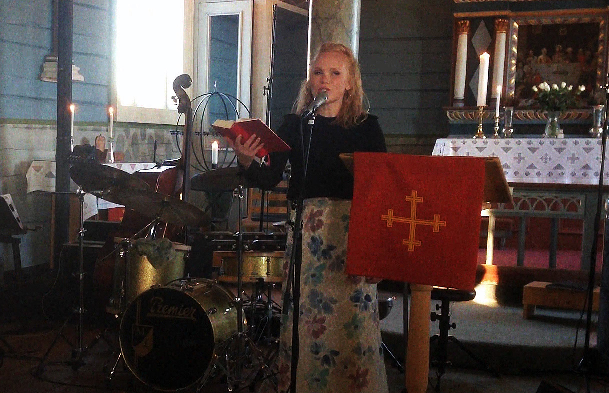 Beate Mordal, Møremusikarane og Daniel Herskedal og Gule blandakor sette stemninga under festkvelden i Bud kyrkje