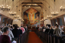 Fullsett kyrkje i Volda under reformasjonsgudstenesta.