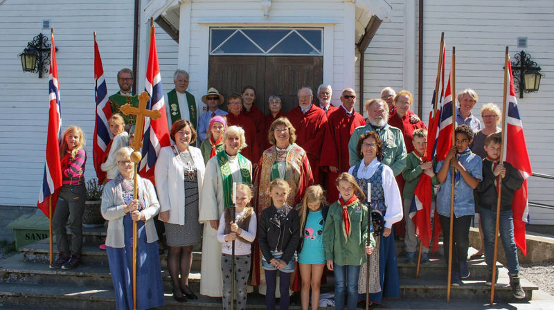 Folk i Møre er sterkt knytte til kyrkja. Her frå ein visitas i Averøy i 2016.