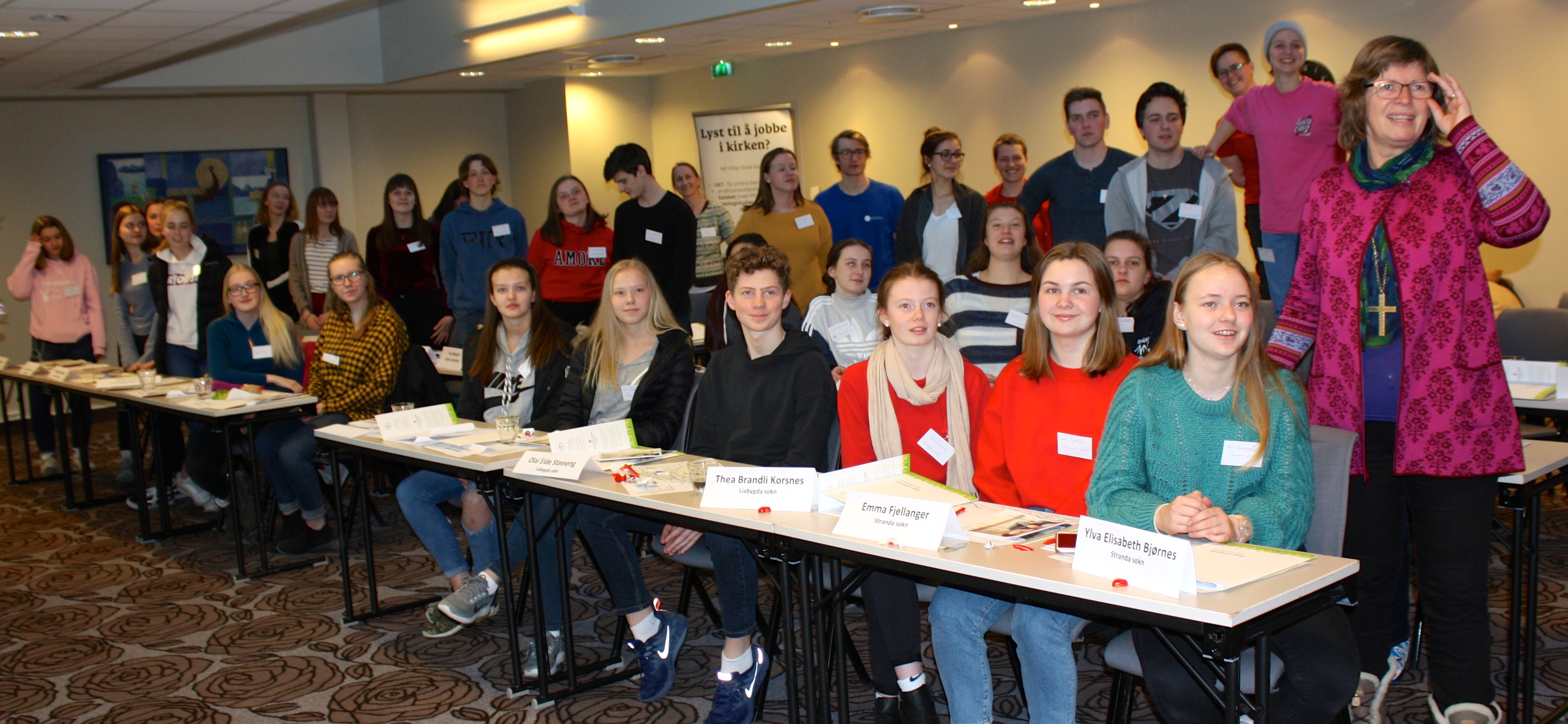 Biskop Ingeborg Midttømme var ein sjølvskriven gjest til Ungdomstinget. Ho inspirerte ungdommen og ga gode svar på spørsmål frå dei.