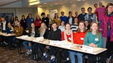 Biskop Ingeborg Midttømme var ein sjølvskriven gjest til Ungdomstinget. Ho inspirerte ungdommen og ga gode svar på spørsmål frå dei.