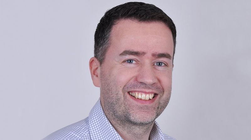 - Den nynorske salmen "Å, ver hjå meg" ber i seg vitnemålet om Gud som den trygge hamna i liva våre, og det er eit bilde alle vi på kysten kan kjenne oss igjen i, seier assisterande fylkesutdanningssjef Rune Solenes Opstad.